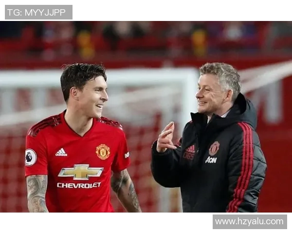 曼联逆转本菲卡争议判罚引发热议神扑瞬间点燃全场激情